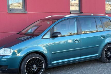 VW Touran 203.028 km 1.450 &euro; Brühl 50321