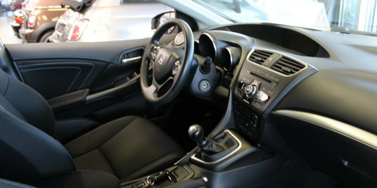 Honda Civic Tourer 1.6 i-DTEC 106.817 km 9.980 &euro; Euskirchen 53881