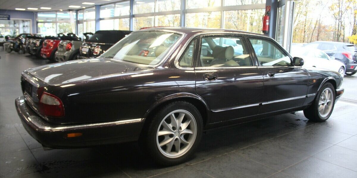 Jaguar XJ 8 Executiv - GASANLAGE - 142.800 km 11.980 &euro; Euskirchen 53881