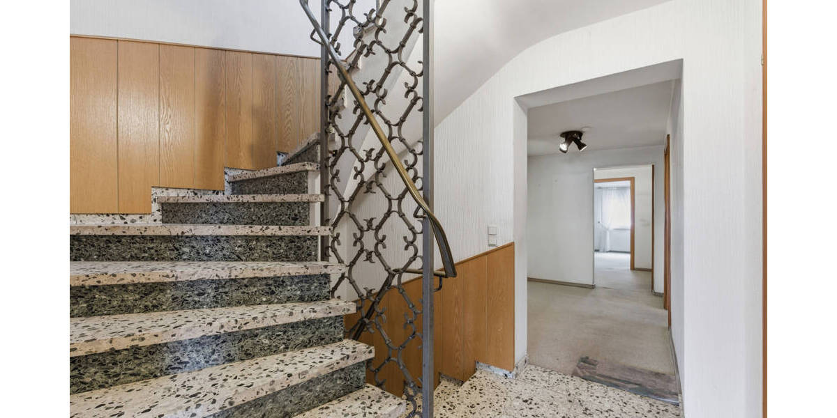 Mehrfamilienhaus, Wohnhaus Bornheim Waldorf - 8 Zimmer, 166 m&sup2;, 295.000&euro; | Angebot:26037146