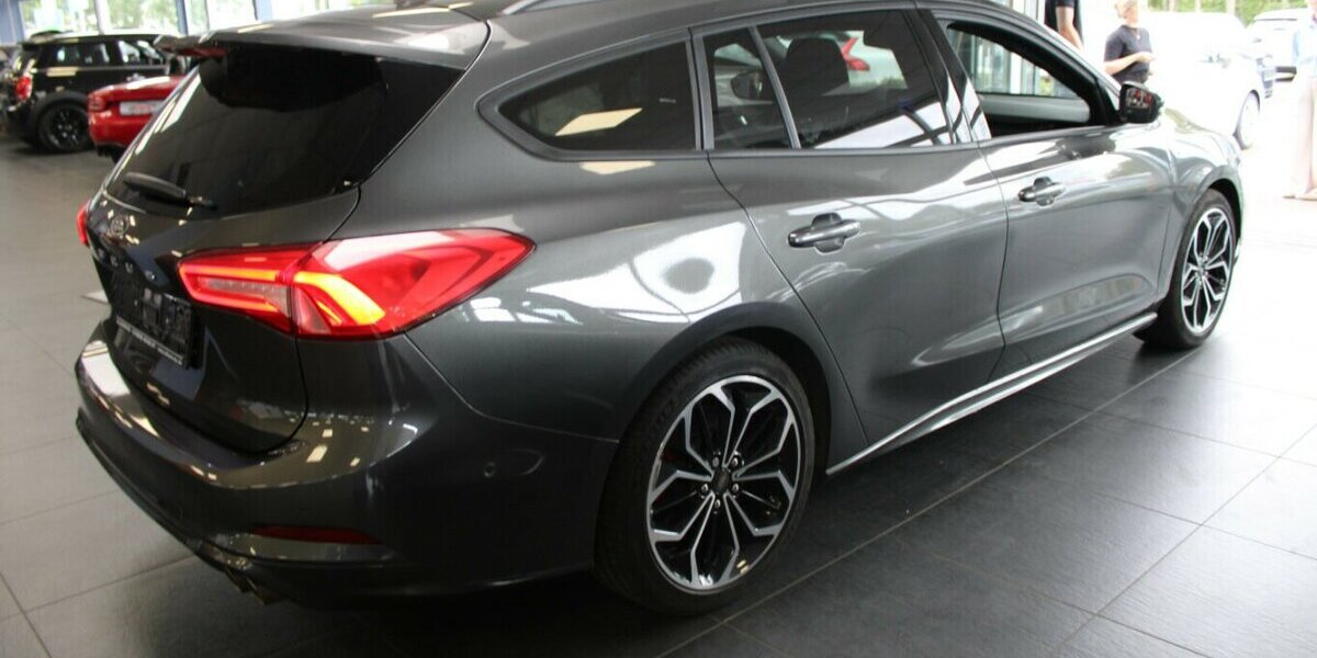 Ford Focus 1.5 EcoBoost Aut. St-Line 51.050 km 17.980 &euro; Euskirchen 53881