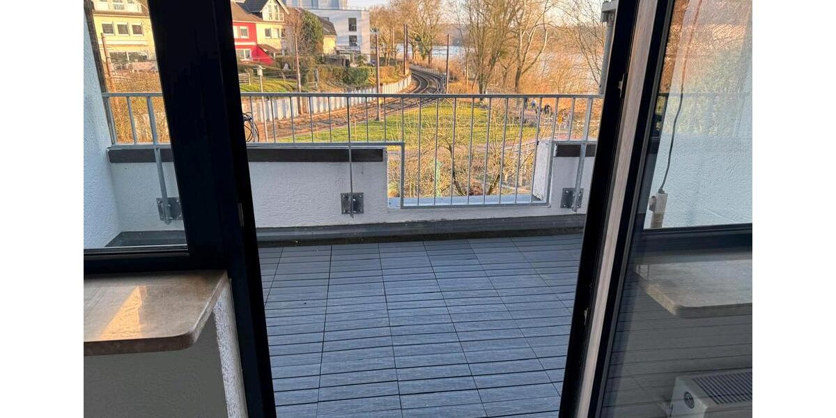 Dachgeschoßwohnung Königswinter - 3 Zimmer, 130 m&sup2;, 1.000&euro; | Angebot:25920056