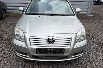 Toyota Avensis 272.744 km 1.350 &euro; Euskirchen 53881