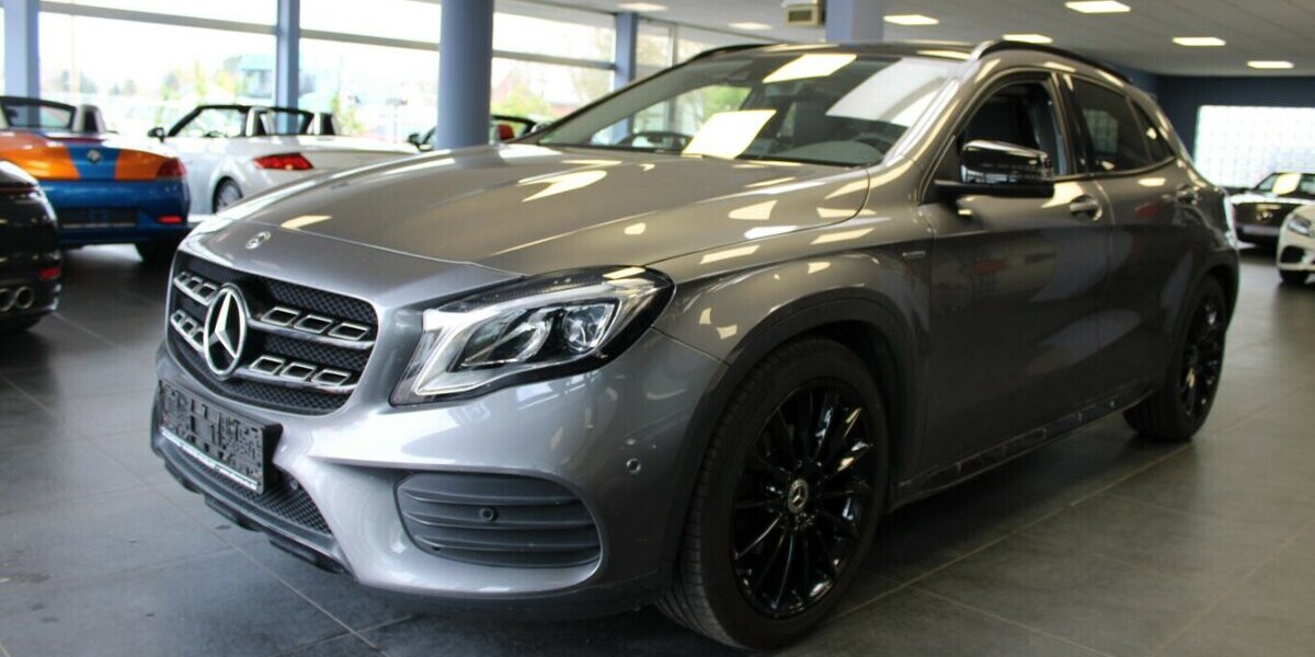 Mercedes-Benz GLA 200 7G-DCT Edition - Panorama - 69.981 km 21.980 &euro; Euskirchen 53881