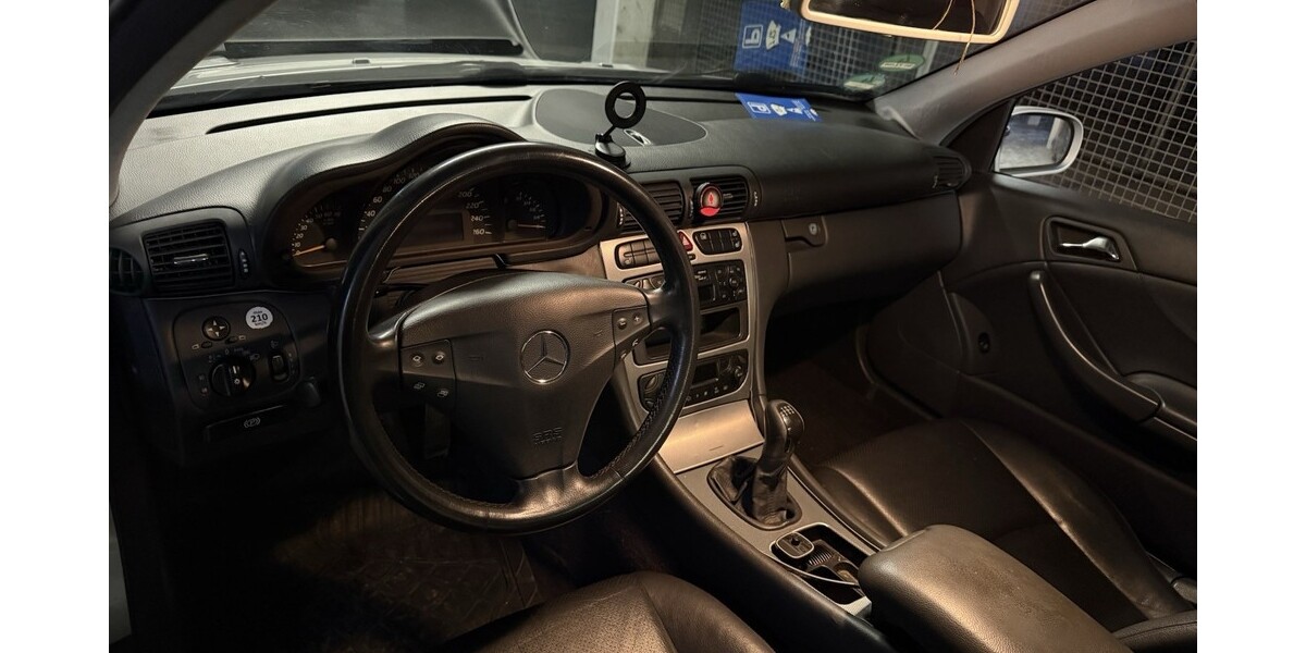 Mercedes-Benz C230 Kompressor 198.000 km 2.090 &euro; Bonn 53111