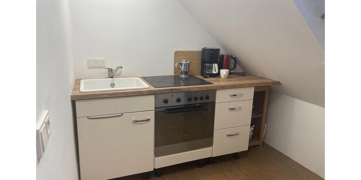 Dachgeschoßwohnung Brühl - 1 Zimmer, 18 m&sup2;, 650&euro; | Angebot:25972395