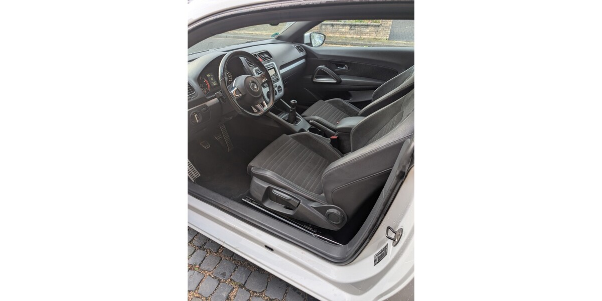 VW Scirocco 140.300 km 7.500 &euro; Mechernich 53894
