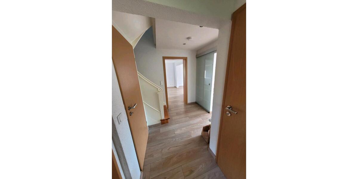 Einfamilienhaus Hönningen - 3 Zimmer, 85 m&sup2;, 900&euro; | Angebot:25646065