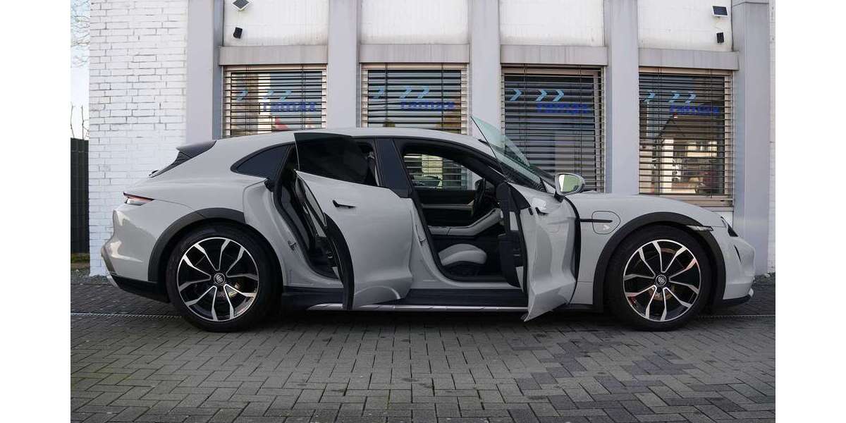 Porsche Taycan 33.700 km 73.500 &euro; Hürth (bei Köln) 50354