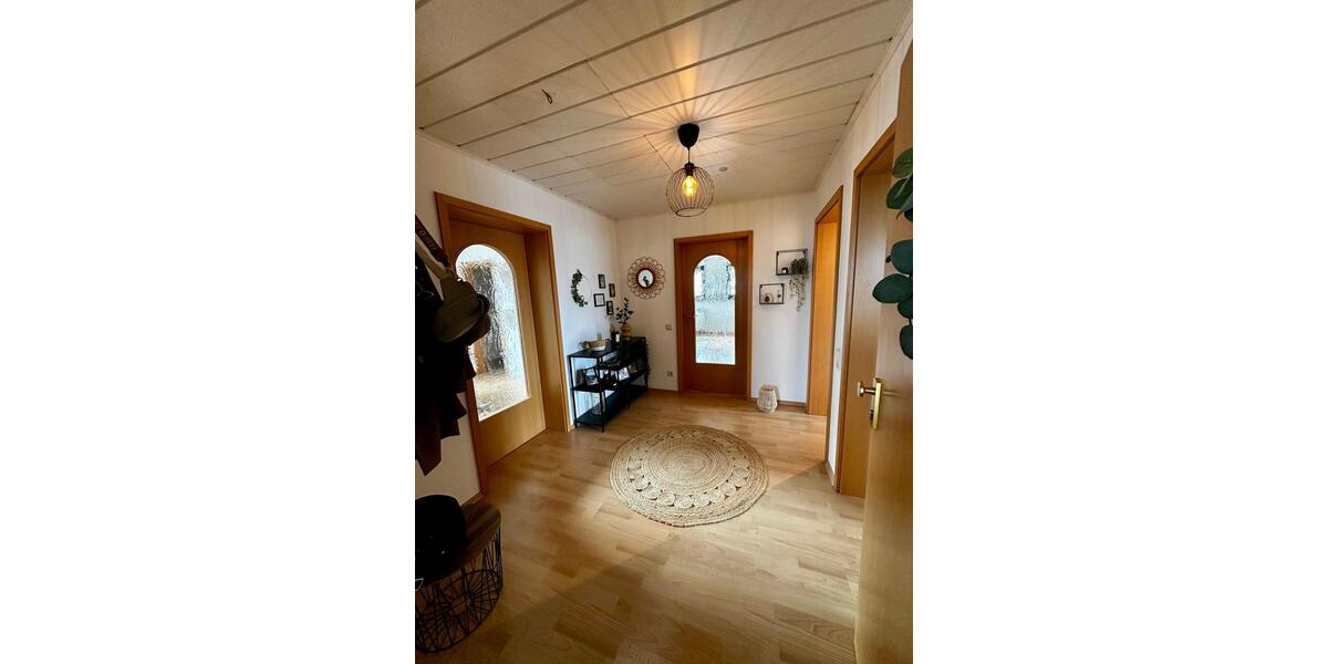 Dachgeschoßwohnung Wachtberg - 4 Zimmer, 106 m&sup2;, 1.085&euro; | Angebot:26030192