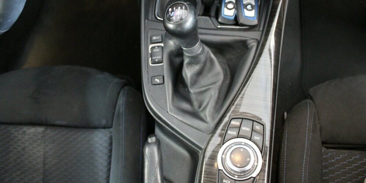 BMW 118 118i - M Sportpaket - Navi - SHZ - 139.847 km 10.780 &euro; Euskirchen 53881