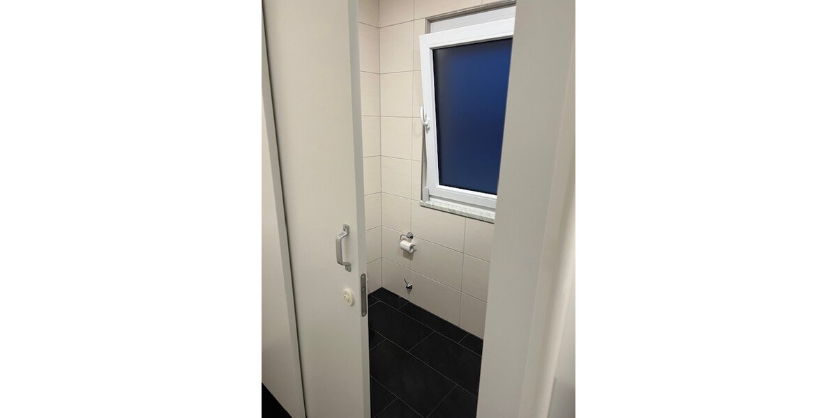 MÖBLIERTE Büroräume: Gepflegte Fläche in zentraler Lage ***PROVISIONSFREI*** - Gewerbeobjekt Königswinter | Angebot:16883088