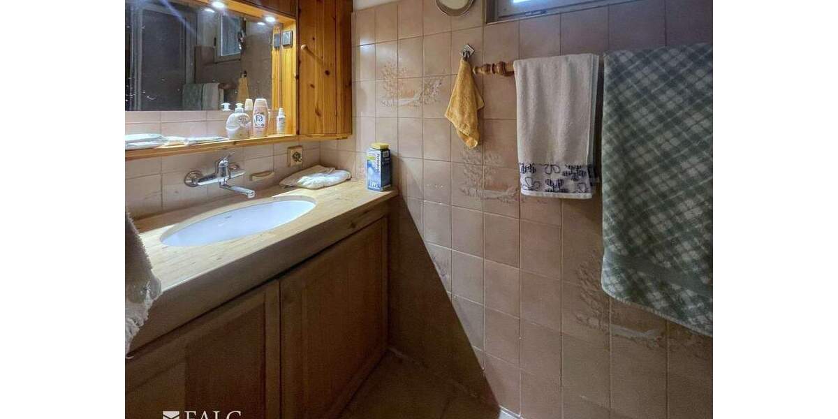 Einfamilienhaus Königswinter Berghausen - 3 Zimmer, 110 m&sup2;, 300.000&euro; | Angebot:25678109