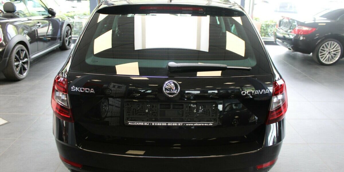 Skoda Octavia Combi 2.0 TSI DSG Style 116.742 km 16.980 &euro; Euskirchen 53881