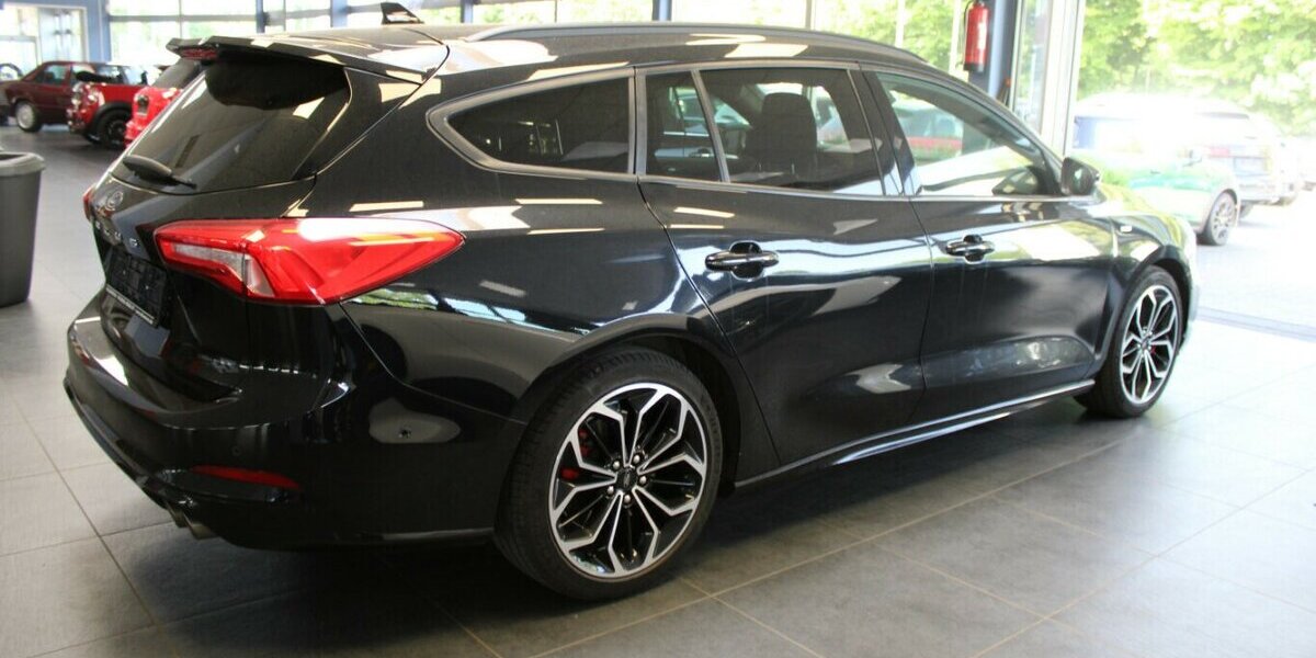 Ford Focus Turnier 1.5 EcoBlue St-Line X 155.940 km 11.480 &euro; Euskirchen 53881