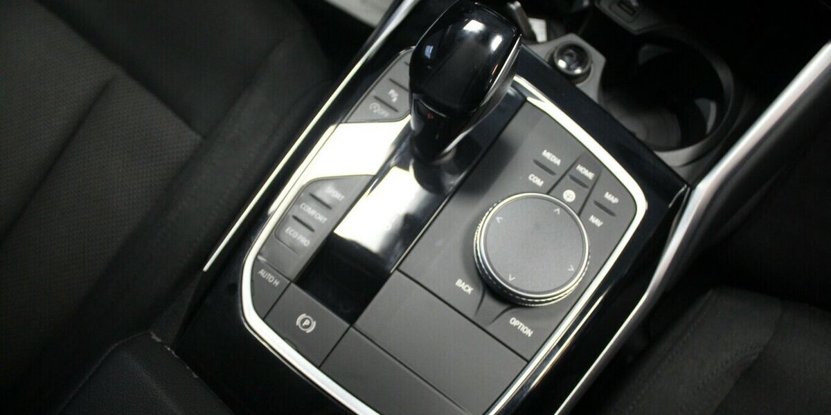 BMW 318 318i Touring Aut. Advantage 51.120 km 23.980 &euro; Euskirchen 53881