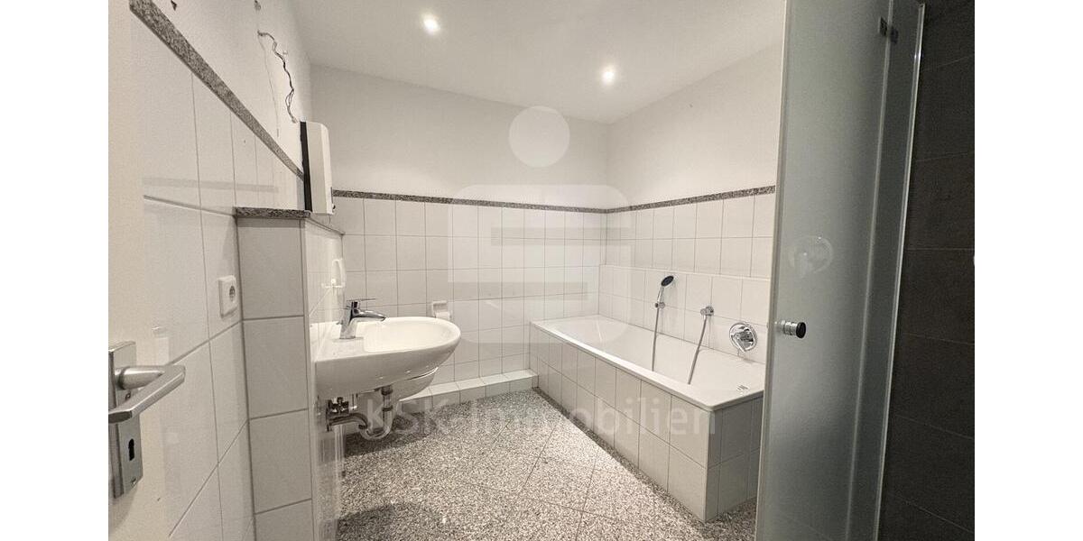 Etagenwohnung Königswinter - 3 Zimmer, 93 m&sup2;, 1.000&euro; | Angebot:25171463