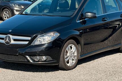 Mercedes-Benz B 180 164.259 km 5.990 &euro; Düren 52351