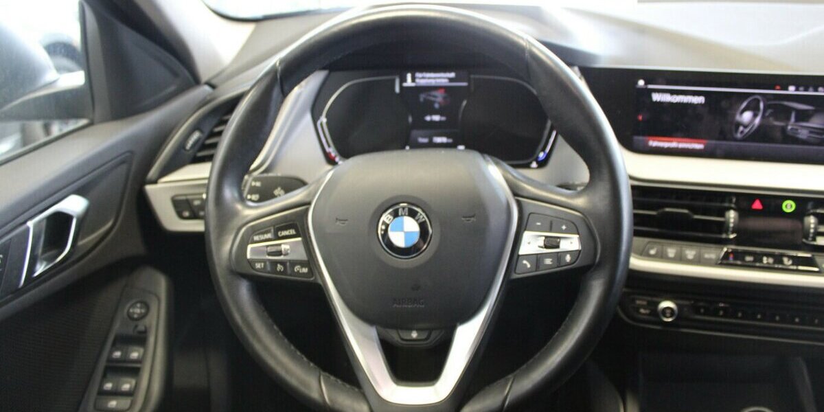 BMW 118d Advantage - LED - Panorama - 73.875 km 19.980 &euro; Euskirchen 53881