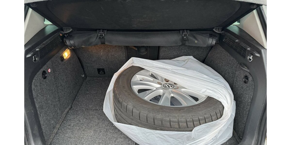 VW Tiguan 2.0TSI DSG 4-Motion Xenon AHK SR+WR 1.Hd 109.500 km 11.400 &euro; Erftstadt 50374