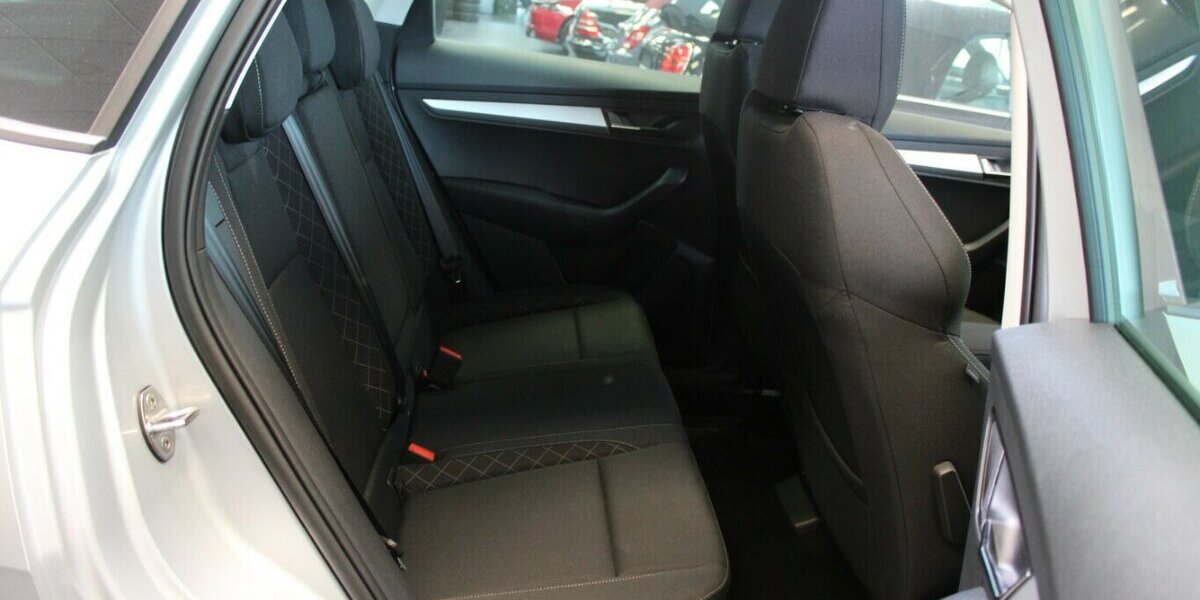 Skoda Karoq 1.5 TSI ACT DS 29.998 km 21.980 &euro; Euskirchen 53881