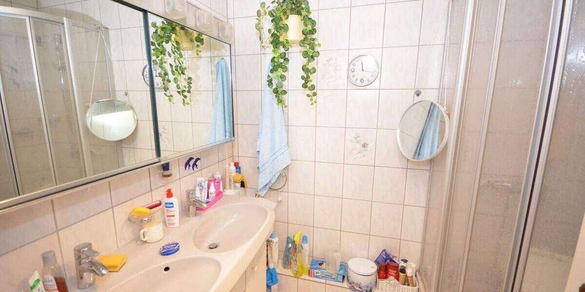 Etagenwohnung Brühl - 3 Zimmer, 100 m&sup2;, 285.000&euro; | Angebot:25748345