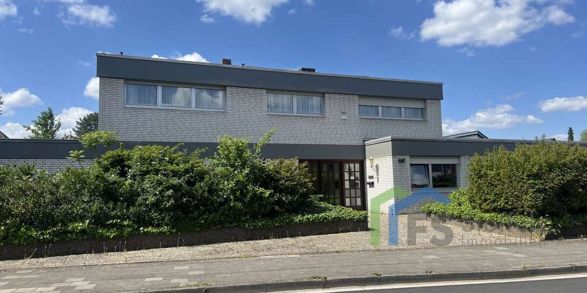 Einfamilienhaus Düren Rölsdorf - 7 Zimmer, 300 m&sup2;, 750.000&euro; | Angebot:23330728