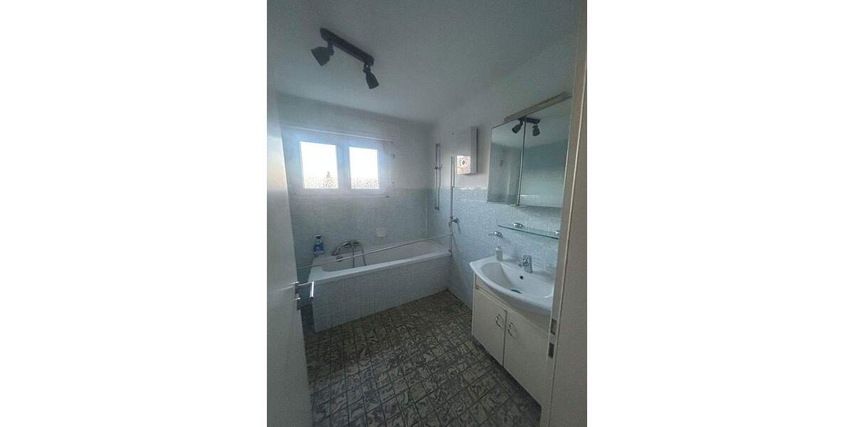 Etagenwohnung Hürth Gleuel - 3 Zimmer, 76 m&sup2;, 1.195&euro; | Angebot:25751157