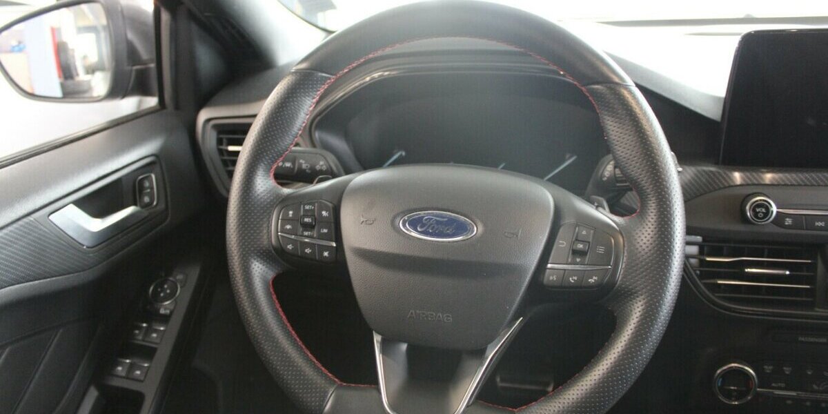 Ford Focus 1.5 EcoBoost Aut. St-Line 51.050 km 17.980 &euro; Euskirchen 53881