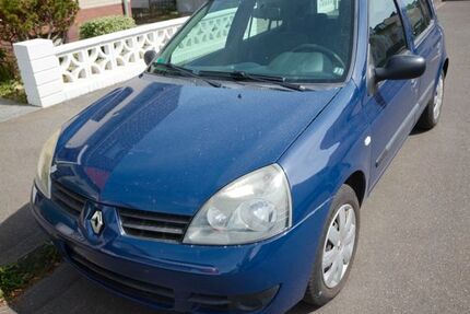 Renault Clio 98.900 km 2.299 &euro; Bonn 53175
