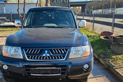Mitsubishi Pajero 318.000 km 5.499 &euro; Bonn 53227