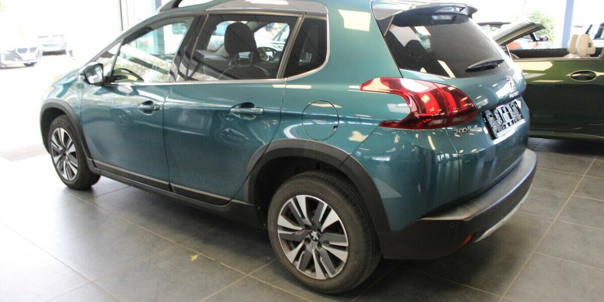 Peugeot 2008 PureTech 110 GPF EA T6 Allure 119.082 km 10.780 &euro; Euskirchen 53881
