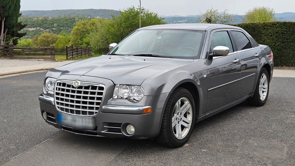 Chrysler 300C 330.000 km 3.999 &euro; Bonn 53177