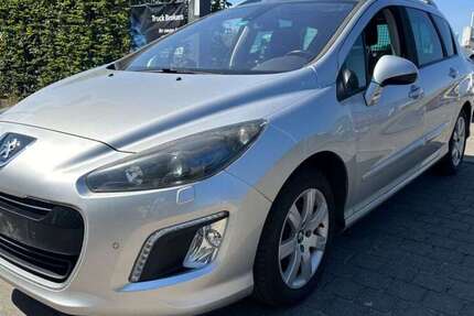 Peugeot 308 115.327 km 3.999 &euro; Bonn 53129