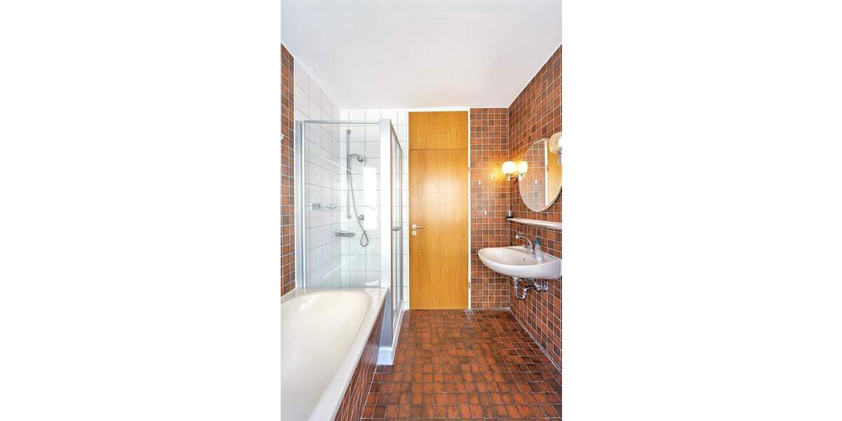 Etagenwohnung Bonn Zentrum - 2 Zimmer, 72 m&sup2;, 278.000&euro; | Angebot:25815018