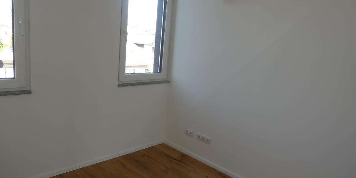 Neue Dachgeschosswohnung mit Flair im Energiesparhaus mit moderner Heiztechnik in Bonn - Dachgeschoßwohnung Bonn Dransdorf | Angebot:27095382