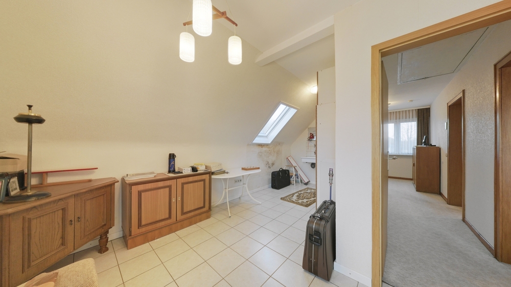 Charmantes Einfamilienhaus mit Potenzial und großzügiger Grundstücksfläche in Gymnich - Einfamilienhaus Erftstadt | Angebot:24509866