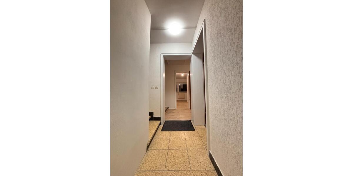 Dachgeschoßwohnung Düren Rölsdorf - 6 Zimmer, 125 m&sup2;, 1.650&euro; | Angebot:25562429