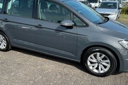 VW Touran 177.381 km 13.990 &euro; Erftstadt 50374