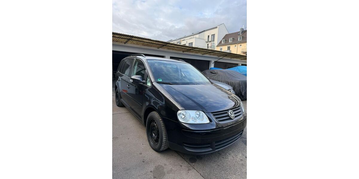 VW Touran 243.000 km 1.499 &euro; Bonn 53229
