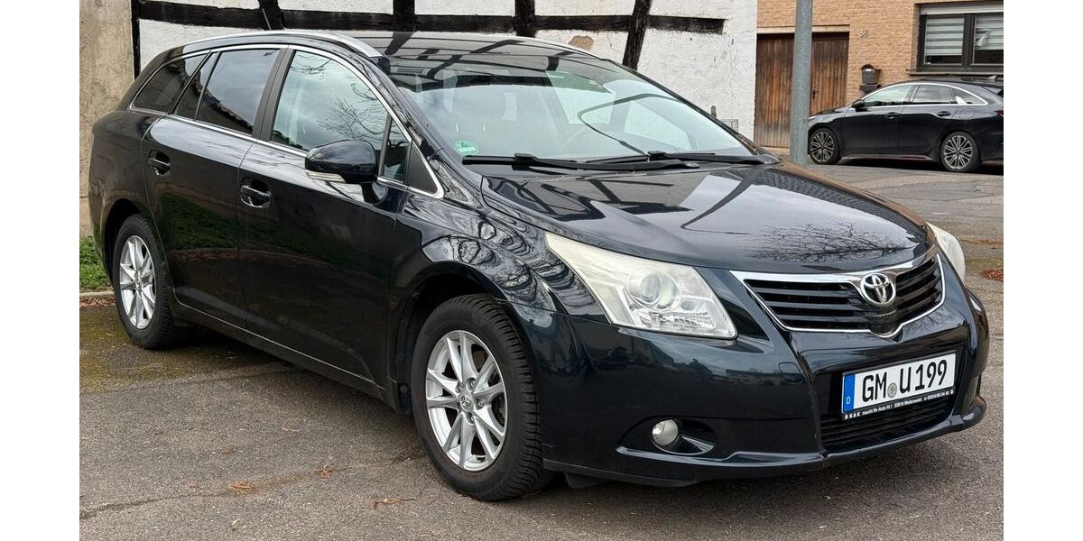 Toyota Avensis 180.000 km 6.999 &euro; Euskirchen 53879