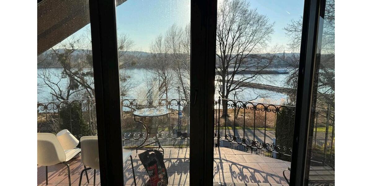 Dachgeschoßwohnung Königswinter - 3 Zimmer, 130 m&sup2;, 1.000&euro; | Angebot:25920056