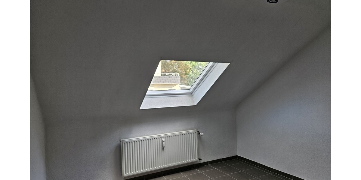 Moderne Dachgeschosswohnung in ruhiger Lage - Dachgeschoßwohnung Königswinter | Angebot:24863857