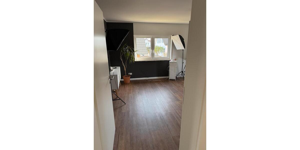 Dachgeschoßwohnung Bonn Hardtberg - 3 Zimmer, 105 m&sup2;, 1.000&euro; | Angebot:26048891