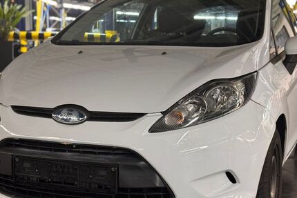 Ford Fiesta 177.000 km 2.999 &euro; Brühl (Nähe Köln) 50321