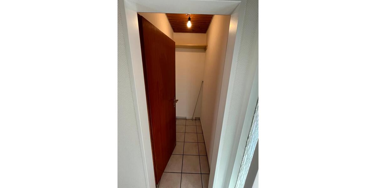 Dachgeschoßwohnung Bonn Lannesdorf - 3 Zimmer, 93 m&sup2;, 1.450&euro; | Angebot:25474562