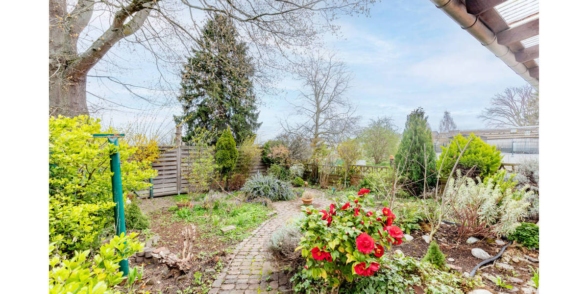 Mehrfamilienhaus, Wohnhaus Bornheim Waldorf - 8 Zimmer, 166 m&sup2;, 295.000&euro; | Angebot:26037146