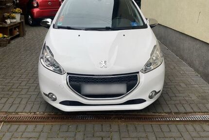 Peugeot 208 158.000 km 3.500 &euro; Hürtgenwald 52393