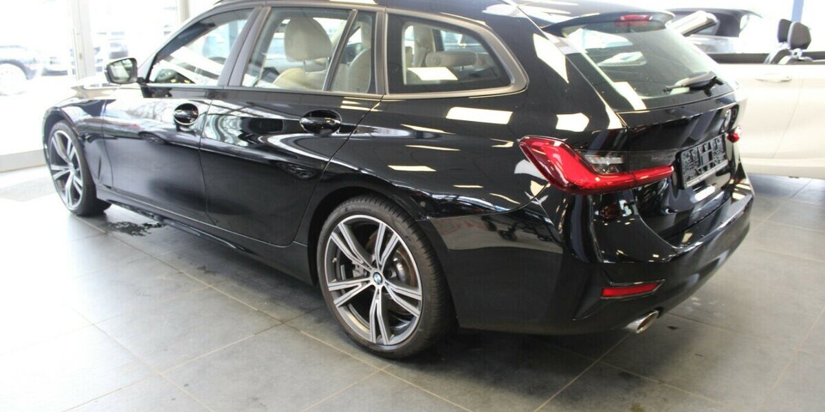 BMW 330i xDrive Touring Aut. Advantage 68.255 km 26.980 &euro; Euskirchen 53881